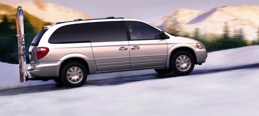  Chrysler Town & Country 2005 года  (фото 21 из 22)